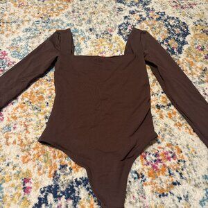 Babaton square neck bodysuit (aritzia)